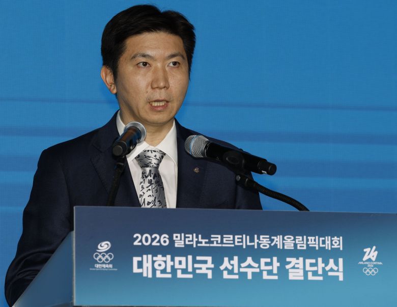 유승민 대한체육회 회장이 22일 서울 잠실 올림픽파크텔에서 열린 ‘2026 밀라노 코르티나 동계올림픽’ 출전 대한민국 선수단 결단식에서 개식사를 하고 있다. 유희태 기자