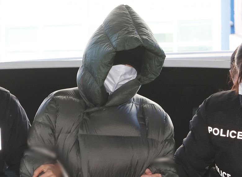 마약 혐의로 수사선상에 오른 상태에서 해외로 도피했다가 체포된 황하나씨가 지난달 26일 경기도 안양시 수원지방법원 안양지원에서 열린 구속 전 피의자 심문(영장실질심사)에 출석하고 있다. 안양=연합뉴스