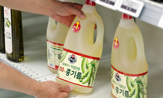 인도네시아의 팜유 수출 중단 조치와 인도의 밀 수출 금지로 국내 식품 물가 부담이 커질 것으로 예상된다. 뉴시스