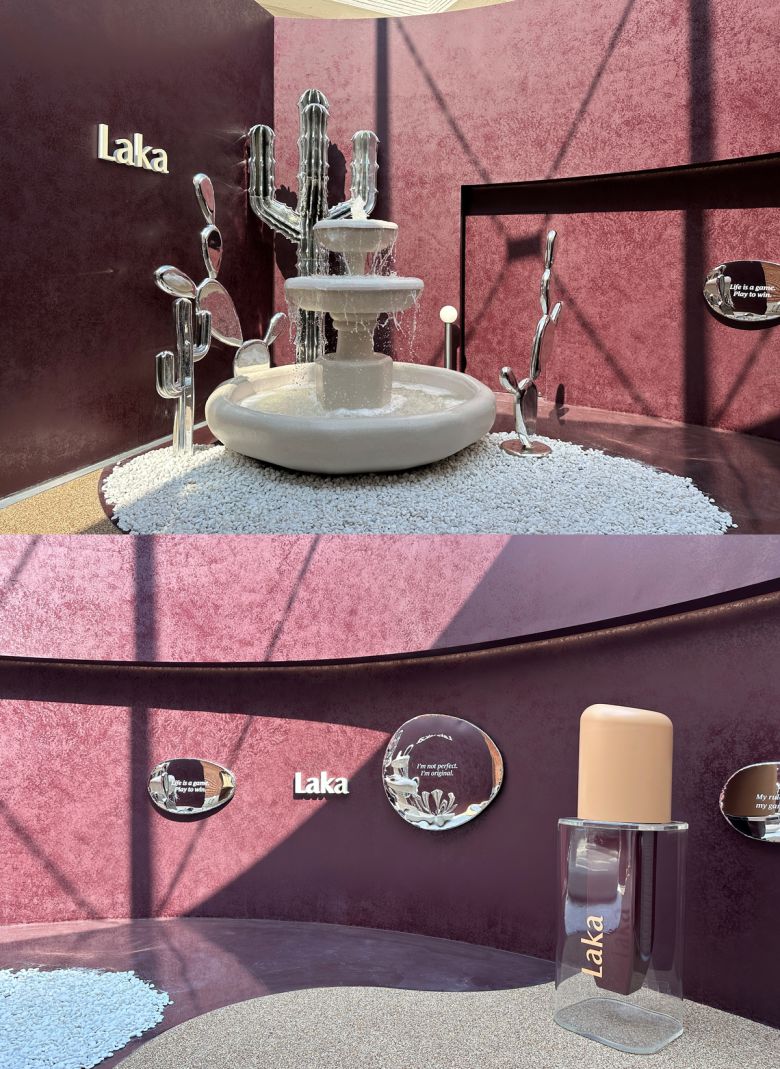 라카 플래그십 스토어 1층 중앙정원에서는 특색있는 구조물을 배경으로 기념 사진을 남기기 좋다. 이화연 기자