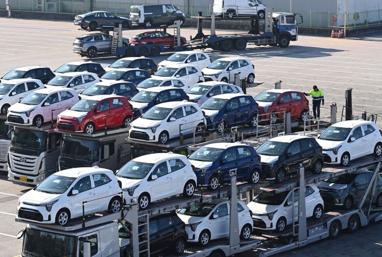 지난 1일 경기 평택항 자동차전용부두에 수출용 차량이 세워져 있는 모습. 뉴시스