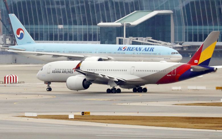 인천국제공항 활주로 아시아나항공기 모습. 뉴시스