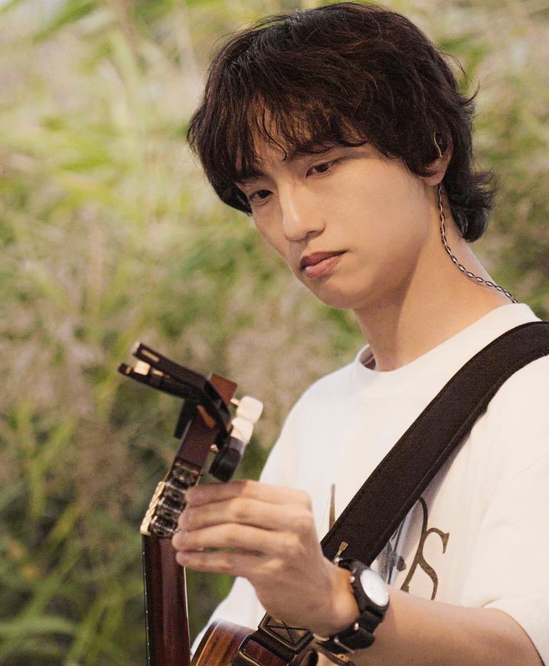 가수 윤딴딴.  사진 = 윤딴딴 SNS 계정