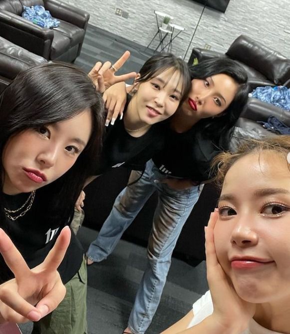 사진=솔라 인스타그램