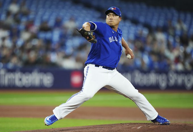 류현진이 마운드에서 역투하고 있다. 사진=AP/뉴시스