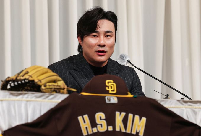 김하성이 기자회견에서 질문에 답하고 있다. 사진=뉴시스