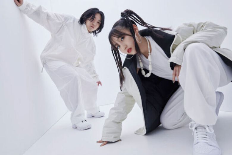 요아소비 멤버 아야세(왼쪽)와 이쿠라.