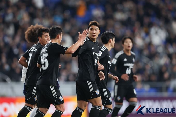 울산 HD 주민규(가운데)가 기뻐하고 있다. 사진=한국프로축구연맹 제공