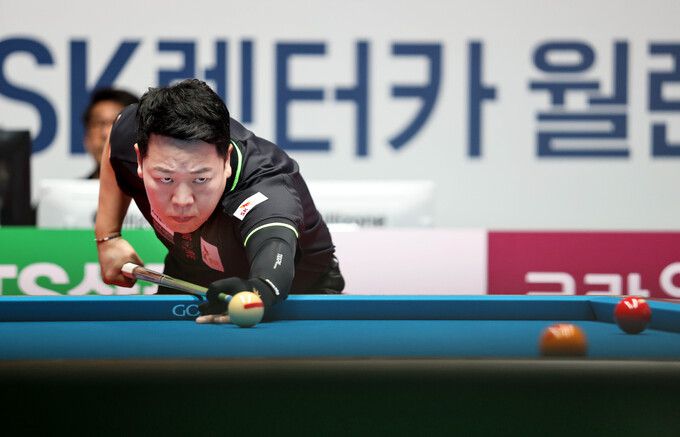 강동궁이 경기를 펼치고 있다. 사진=PBA 제공