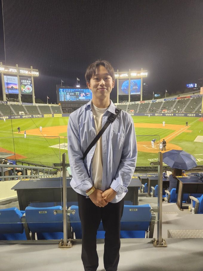 전 NC 투수 김재균이 23일 서울잠실야구장에서 열린 NC-두산전을 관람하기 위해 경기장을 찾았다. 사진=허행운 기자