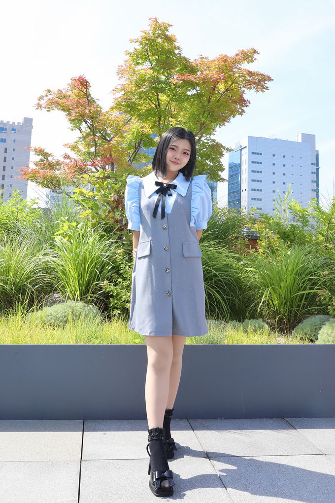 스마다 아이코가 인터뷰에 앞서 포즈를 취하고 있다. 사진=n.CH엔터테인먼트 제공