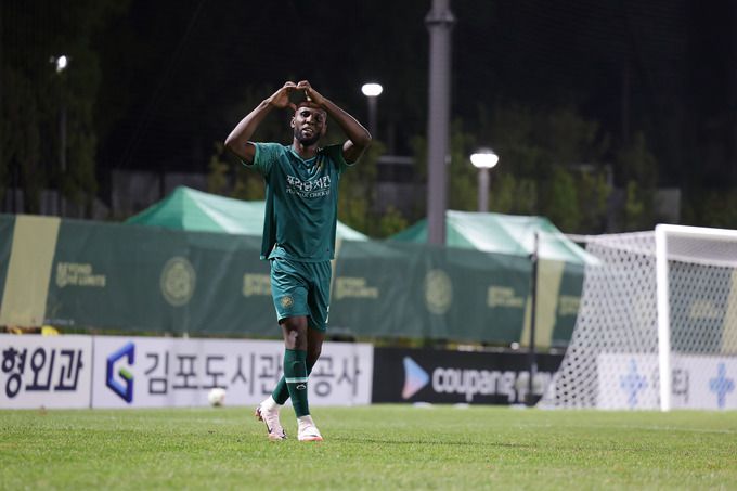 김포FC 루이스가 득점 후 기뻐하고 있다. 사진=한국프로축구연맹 제공