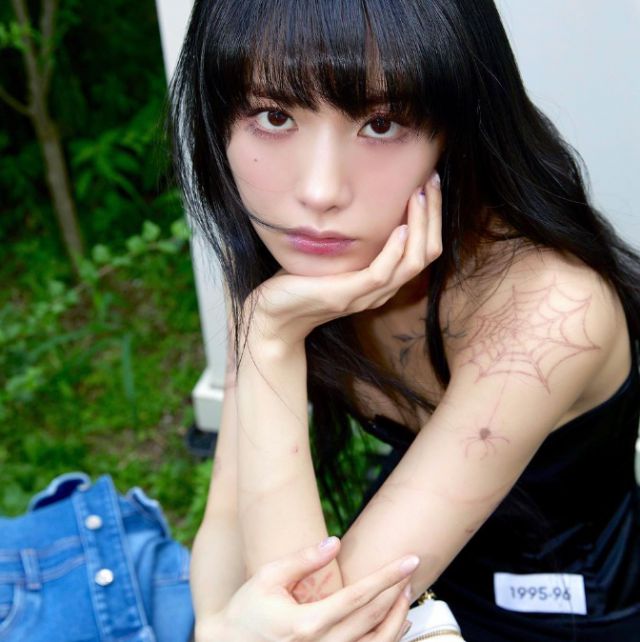 과거 전신 타투가 있었던 시절의 모습. 나나 인스타그램 캡처