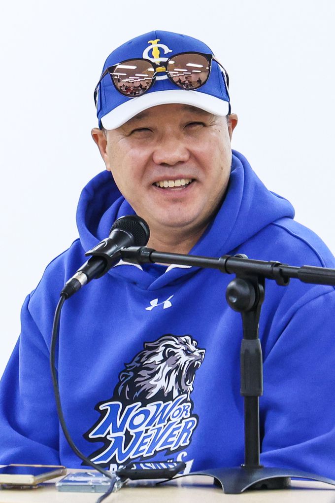 박진만 삼성 감독이 인터뷰에서 밝게 미소 짓고 있다. 사진=삼성라이온즈 제공