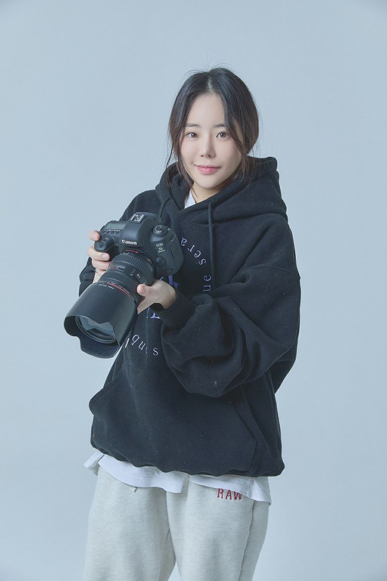 배우 문새암이 스튜디오 더누크와 함께 포토그래퍼에 도전한다.