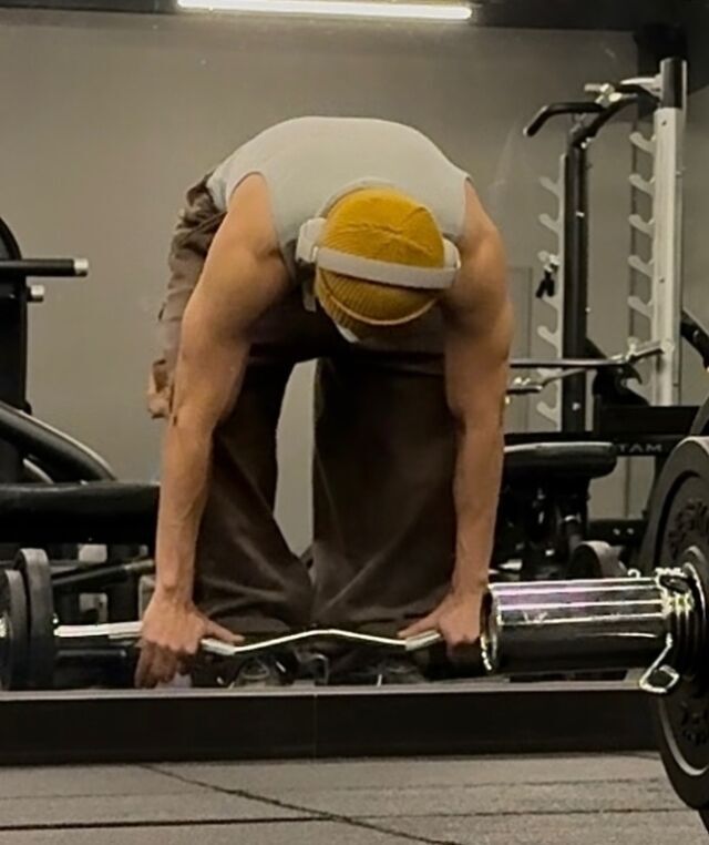 가수 뷔가 근황을 공개했다.  사진 = 방탄소년단 공식 위버스