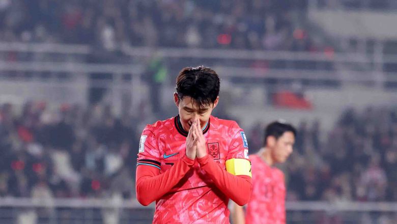 20일 오후 경기 고양시 고양종합운동장에서 열린 '2026 국제축구연맹(FIFA) 북중미 월드컵 아시아 지역 3차 예선 B조 7차전' 대한민국과 오만의 경기, 손흥민이 슛을 실패한 후 아쉬워하고 있다. 사진=뉴시스