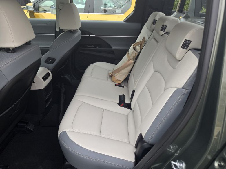 무쏘 EV 2열. 이정인 기자