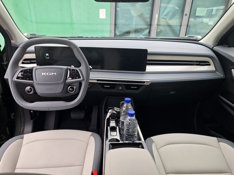 무쏘 EV 1열. 이정인 기자