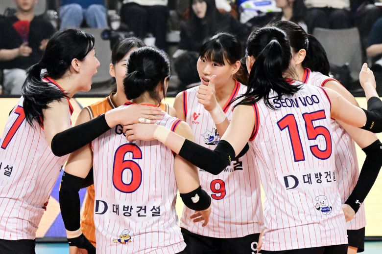 여자 올스타팀의 정윤주가 20일 화성실내체육관에서 열린 2025 한국-태국 여자배구 올스타 슈퍼매치에서 기뻐하고 있다. 사진=KOVO 제공