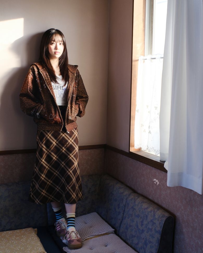 가수 츄가 21일 오후6시 세 번째 미니앨범 '온리 크라이 인 더 레인'을 발표한다. atrp 제공.