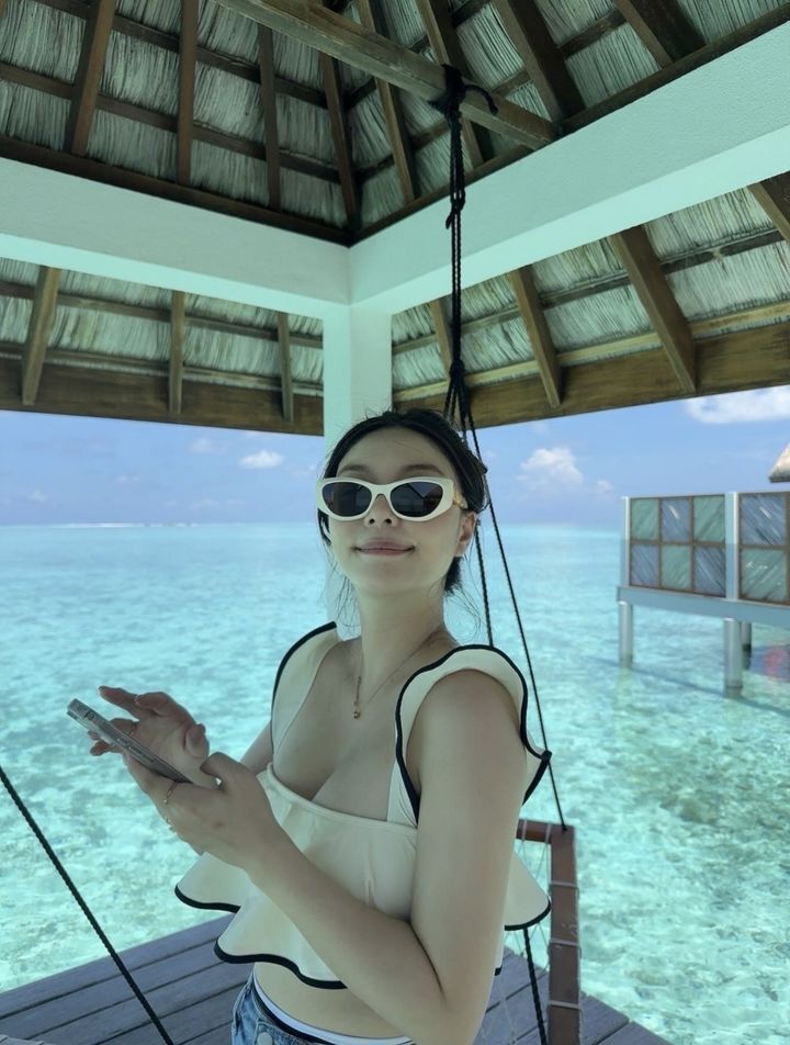 가수 에일리가 남편인 사업가 최시훈과의 신혼여행 사진을 공개했다.  사진 = 에일리 SNS 계정