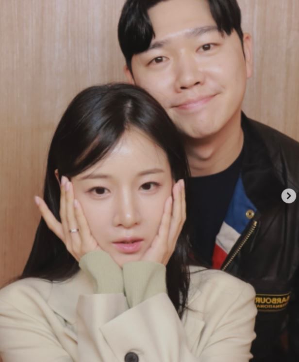 ‘나는 솔로’ 22기 옥순과 경수가 혼인신고를 했다. 사진=옥순 sns