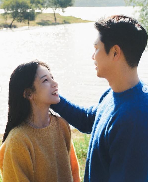 ‘나는 솔로’ 22기 옥순과 경수가 혼인신고를 했다. 사진=옥순 sns