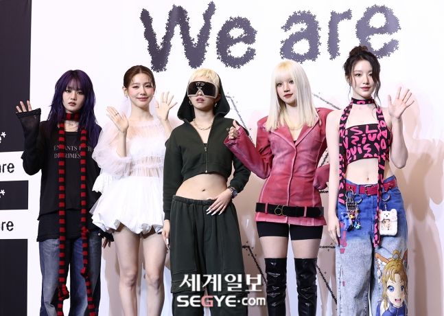 그룹 아이들이 19일 서울 강남 역삼동 조선 팰리스 서울 강남에서 열린 미니 8집 '위 아(We are)'의 쇼케이스에 참석해 포즈를 취하고 있다. 한윤종 세계일보 기자.