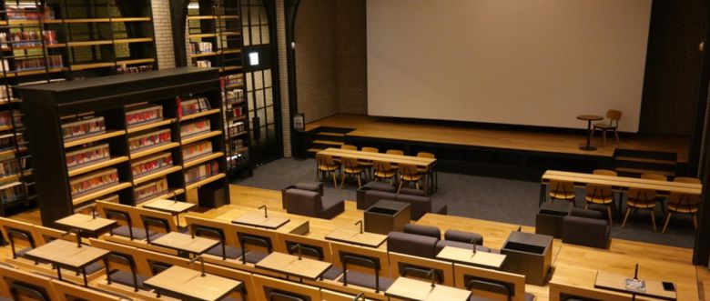 CGV는 영화관 안에 북카페와 소규모 공연장을 조성한 씨네라이브러리 지점을 늘리고 있다. 사진=CGV 제공