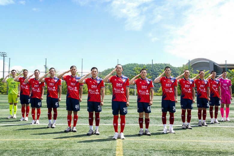 10기 신병선수 13명. 사진=김천 상무 제공