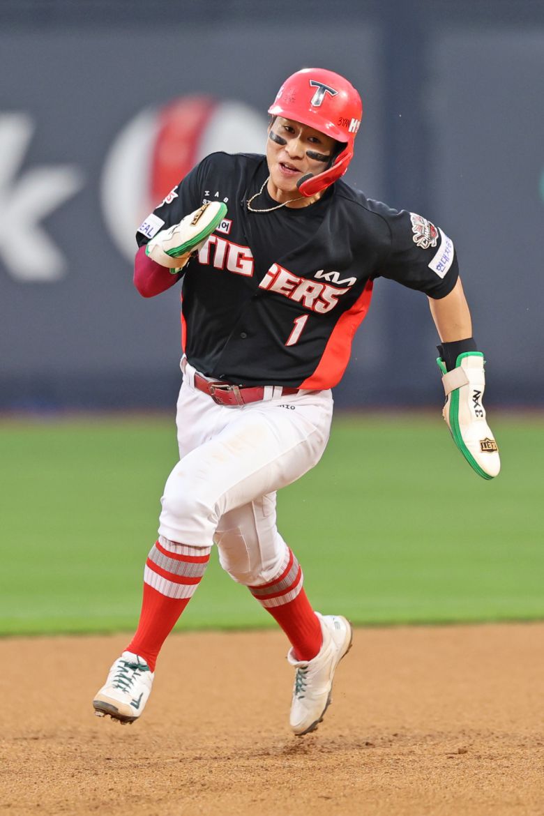 KIA 박찬호가 베이스러닝을 펼치고 있다. 사진=KIA타이거즈 제공
