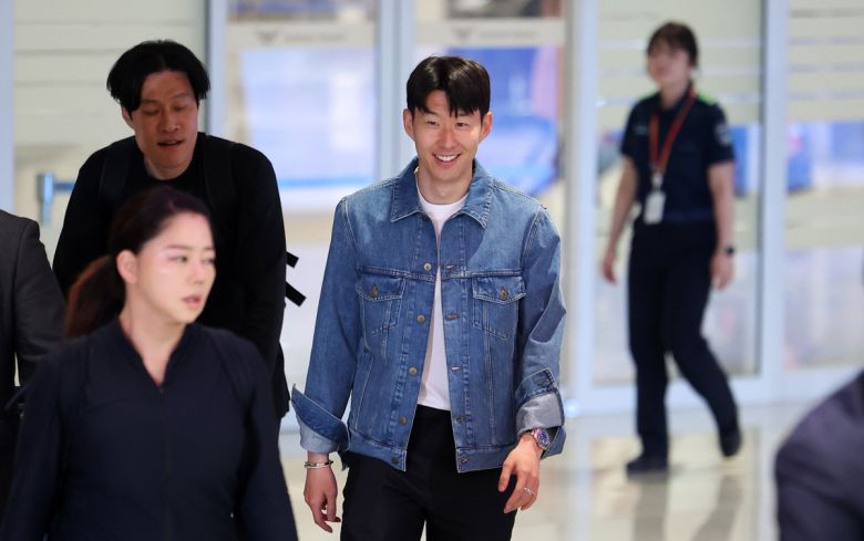 유로파리그에서 우승한 토트넘 손흥민이 지난 27일 인천국제공항을 통해 귀국했다. 사진=뉴시스