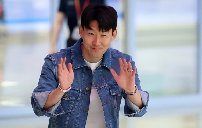 유로파리그에서 우승한 토트넘 손흥민이 지난 27일 인천국제공항을 통해 귀국했다. 사진=뉴시스