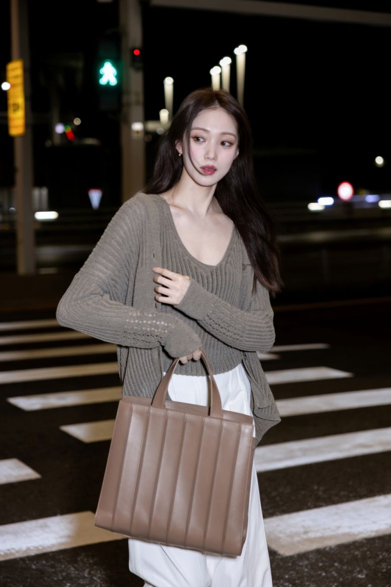 배우 이성경. 막스마라(MAX MARA) 제공.
