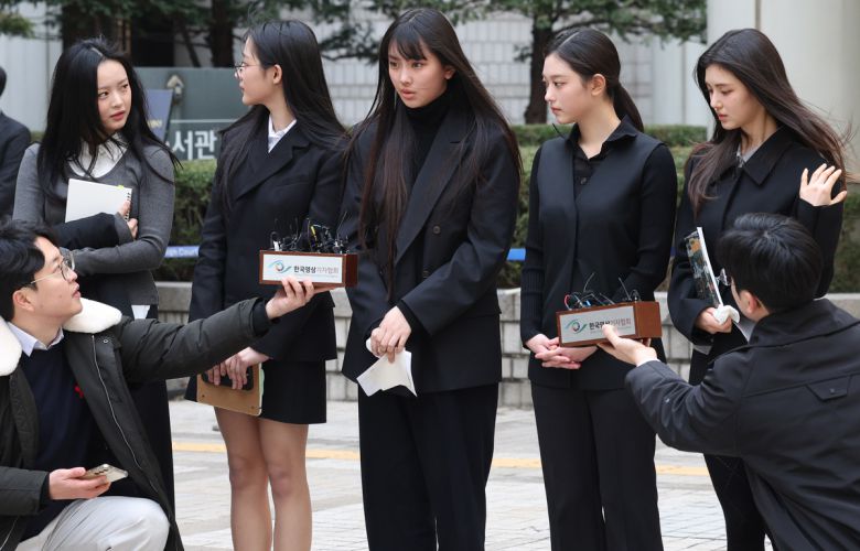 뉴진스 = 뉴시스