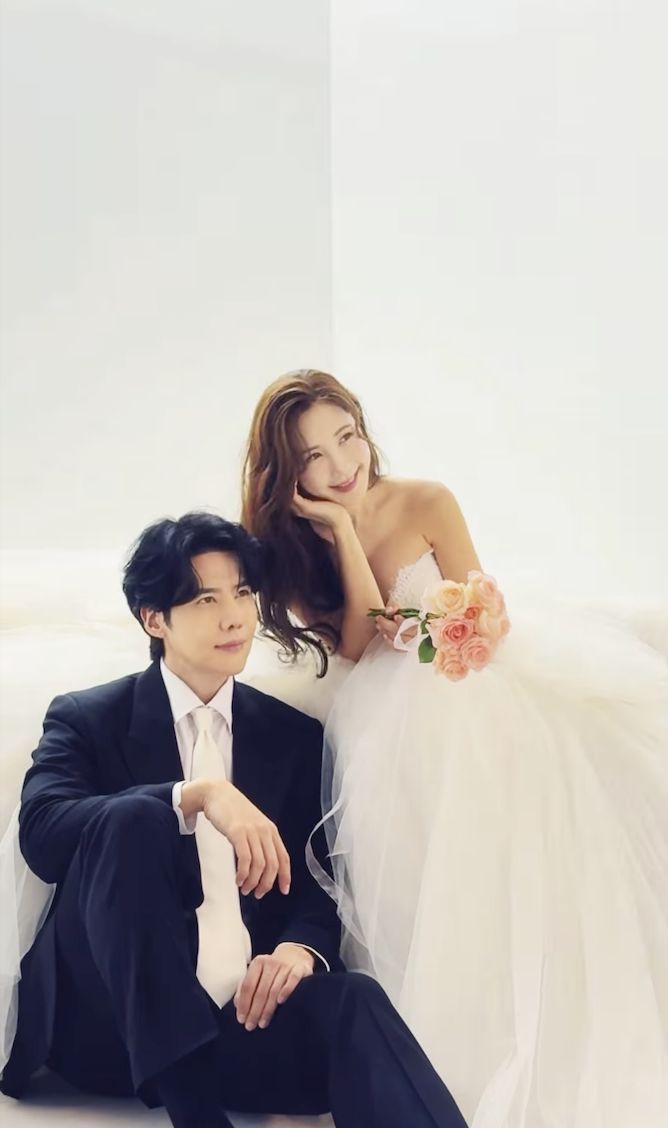 그룹 클레오 출신 가수 채은정이 결혼 소식과 함께 예비신랑의 얼굴을 공개해 화제를 모으고 있다.  사진 = 채은정 SNS 계정