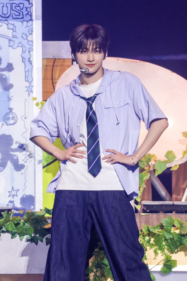 그룹 투어스 지훈이 22일 서울 송파구 잠실실내체육관데뷔 후 첫 콘서트 ‘24/7:WITH:US’ IN SEOUL 무대에 올랐다. 플레디스엔터테인먼트 제공.