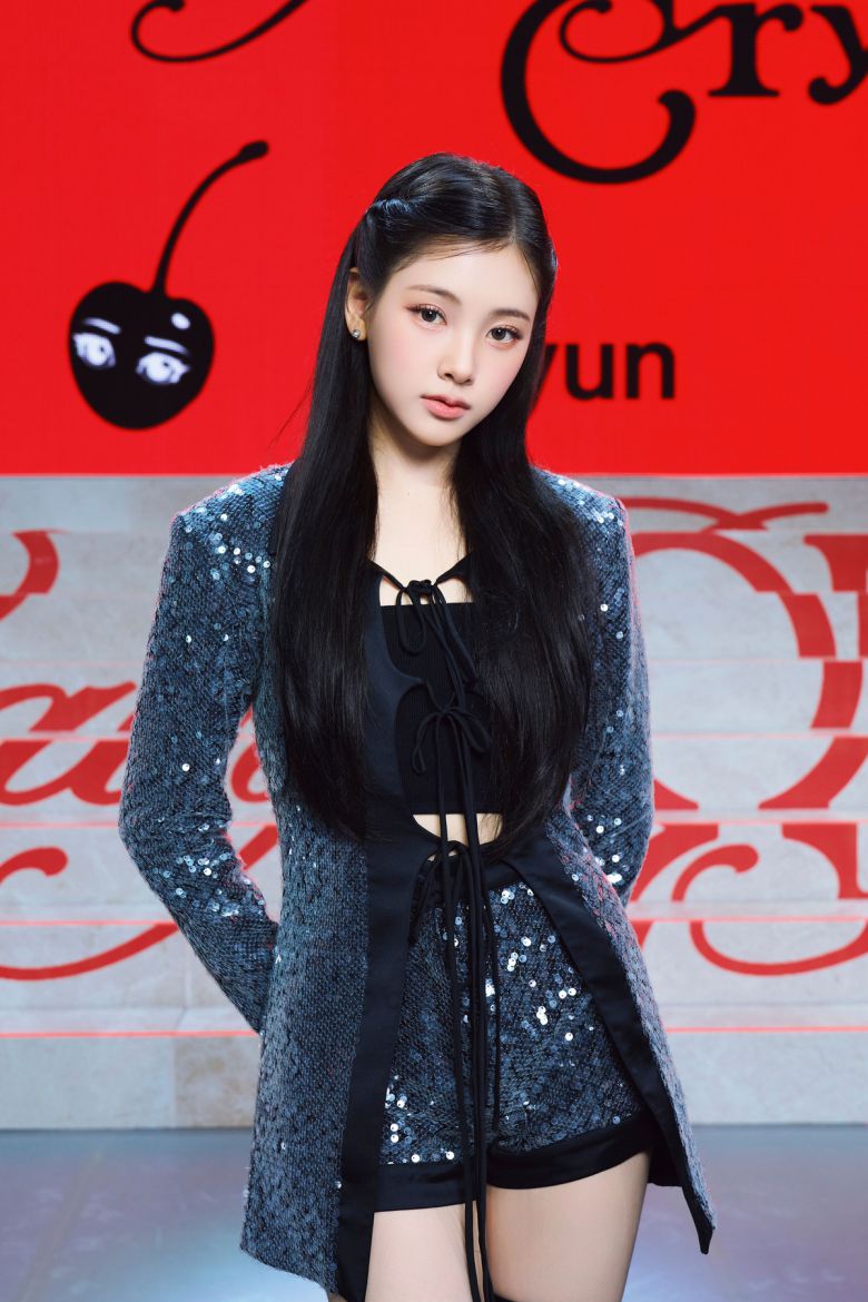 신인 걸그룹 베이비돈크라이 이현이 23일 서울 용산구 블루스퀘어에서 데뷔 쇼케이스에서 포즈를 취하고 있다. 피네이션 제공.