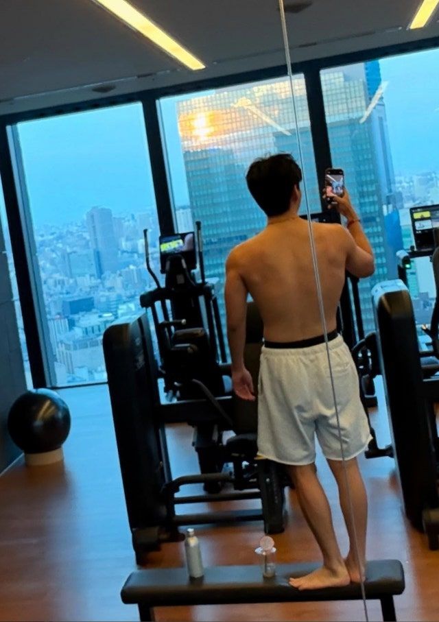 사진= 뷔 SNS