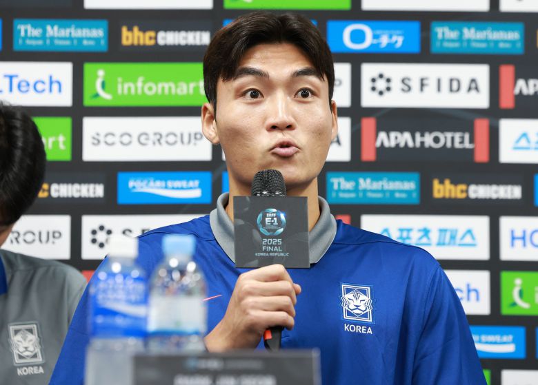 한국 축구대표팀 박진섭이 6일 경기 용인시 처인구 용인미르스타디움에서 열린 2025 EAFF(동아시아축구연맹) E-1 챔피언십(동아시안컵) 기자회견에 참석해 취재진의 질문에 답하고 있다. 사진=뉴시스