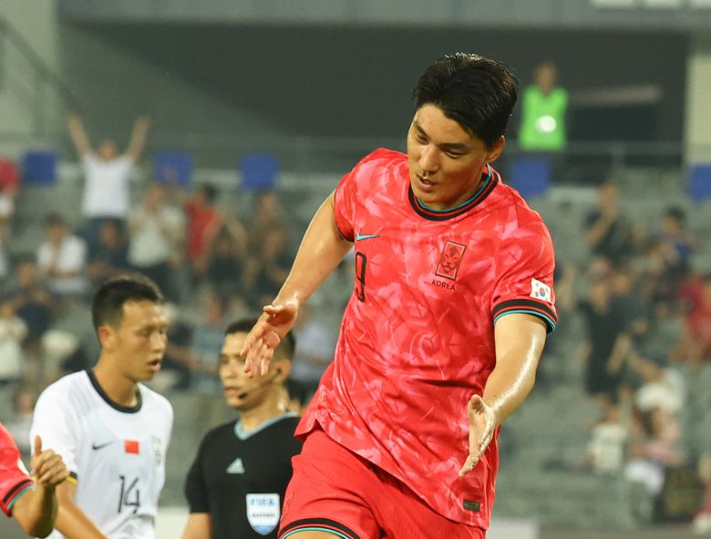 7일 경기 용인 미르스타디움에서 열린 2025 EAFF(동아시아축구연맹) E-1 챔피언십(동아시안컵) 한국 대 중국과 경기에서 한국 주민규가 추가골을 넣고 기뻐하고 있다. 사진=뉴시스