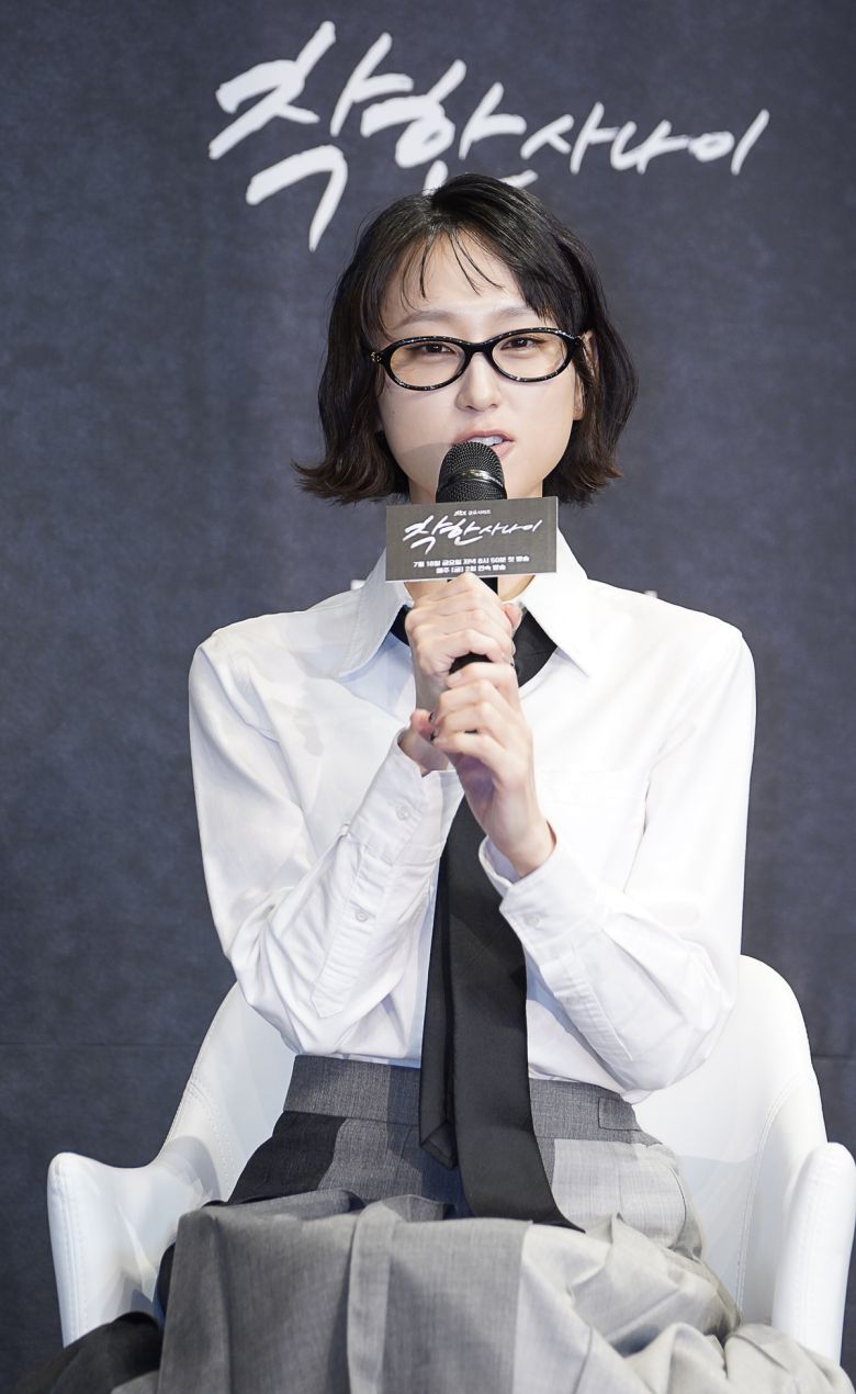 14일 오후 서울 구로구 신도림 더 링크 호텔에서 JTBC 새 드라마 ‘착한 사나이’ 제작발표회가 열렸다. 취재진의 질문에 답하고 있는 배우 류혜영. JTBC 제공