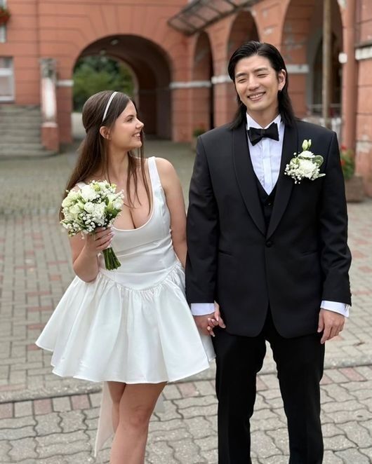 셰프 겸 모델 맹기용이 결혼 소식을 전하며 유부남 대열에 합류했다.  사진 = 맹기용 SNS 계정