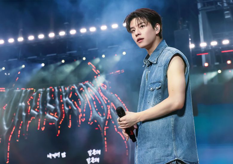 그룹 스트레이 키즈(Stray Kids)가 'K팝 아티스트 최초' 런던 토트넘 핫스퍼 스타디움 입성했다. 'Lonely St.' 무대 중 객석을 바라보는 승민. JYP엔터테인먼트 제공.