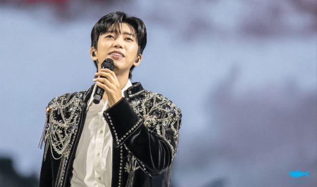 과거 발라드나 아이돌 가수들이 주도하던 OST 시장이 최근 트로트 가수들의 활발한 참여로 새로운 변화의 흐름을 맞이했다. 트로트 가수의 독특한 음색과 감성적 표현이 더해지면서 다양한 장르가 공존하는 OST 시장의 저변이 한층 넓어지고 있다. 사진은 OST 시장에서도 압도적인 입지를 보유하고 있는 가수 임영웅. (사진=물고기뮤직)