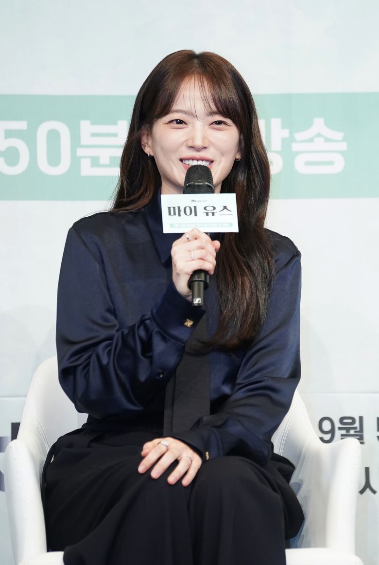 4일 서울 구로구 더링크서울호텔에서 JTBC 금요드라마 '마이 유스' 제작발표회가 열렸다. 천우희가 답변하고 있다. 사진=TBC