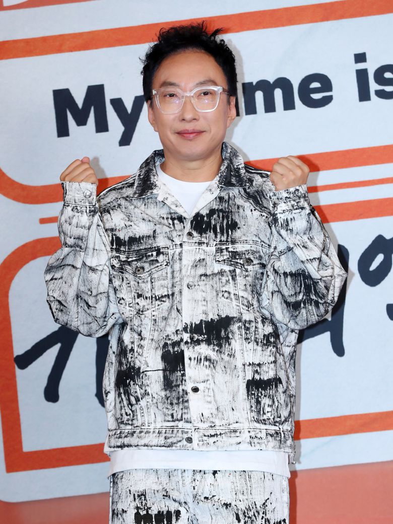 방송인 박명수가 최근 사회적 이슈로 떠오른 ‘주 4.5일제’ 도입에 대해 우려를 표한 가운데, 누리꾼 사이에서 찬반 논쟁이 이어지고 있다.  사진 = 뉴시스