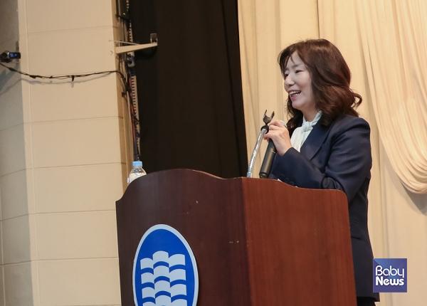 신미숙 한국유치원총연합회 이사장이 지난 3월 25일 한국교총회관에서 열린 취임식에서 인사말을 하고 있다. 이효상 기자 ⓒ베이비뉴스