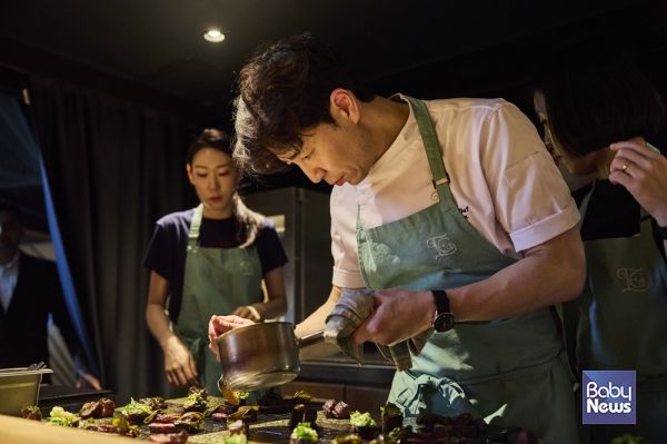 미슐랭 셰프 손종원, ‘진심을 담은 음식’ 주제로 한우 요리 시연. ⓒ한우자조금